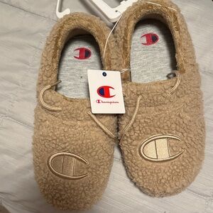 Champion men’s Beige Fleece Slippers